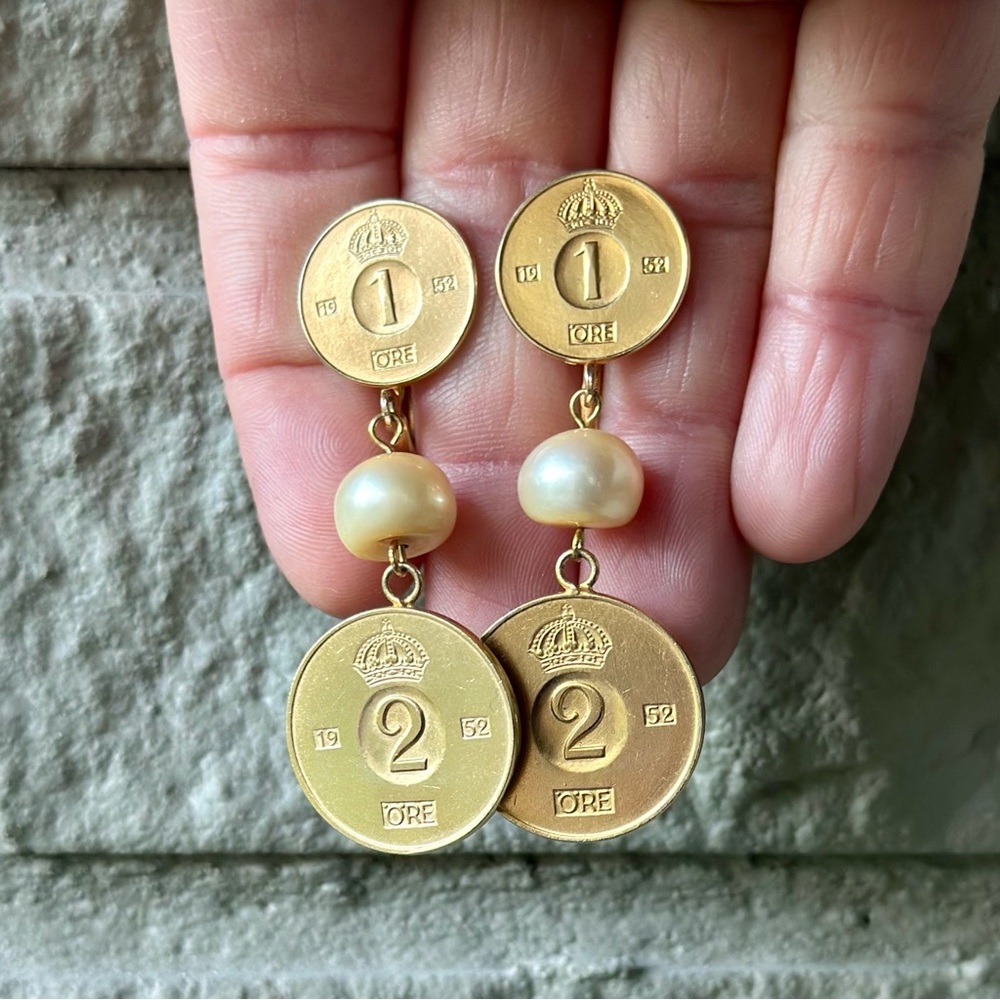 Dior Style Vtg Couture Gold Coin and Pearl Screw back Earrings Swedish Ore